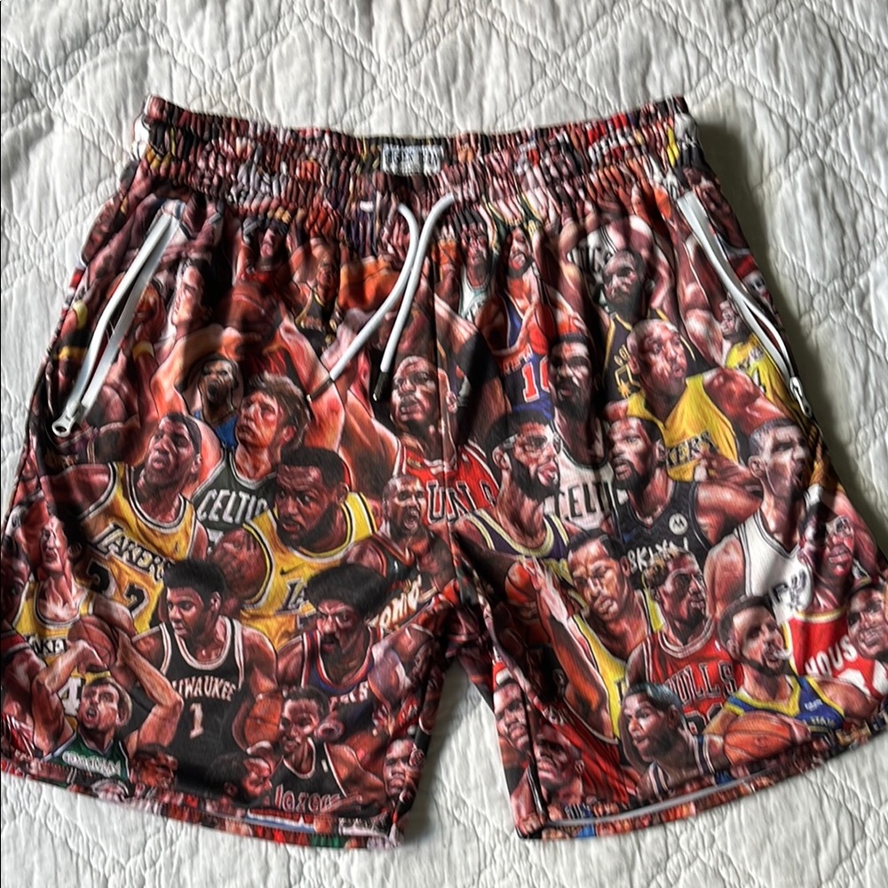 LEGENDS shorts | Bigger Than Basketball limited print basketball shorts, size L